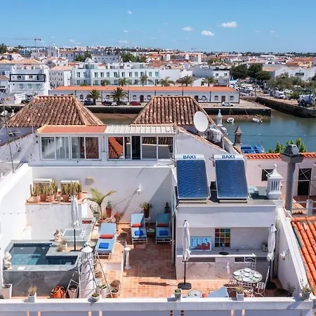Elegant Artist'S House, Rooftop Pool, Downtown 펜션 타비라