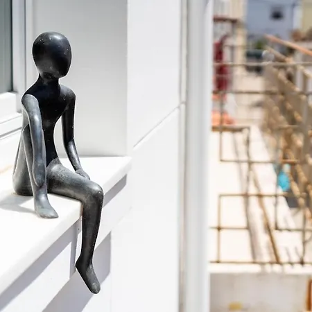 Elegant Artist'S House, Rooftop Pool, Downtown 타비라