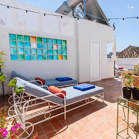 Elegant Artist'S House, Rooftop Pool, Downtown 펜션 타비라
